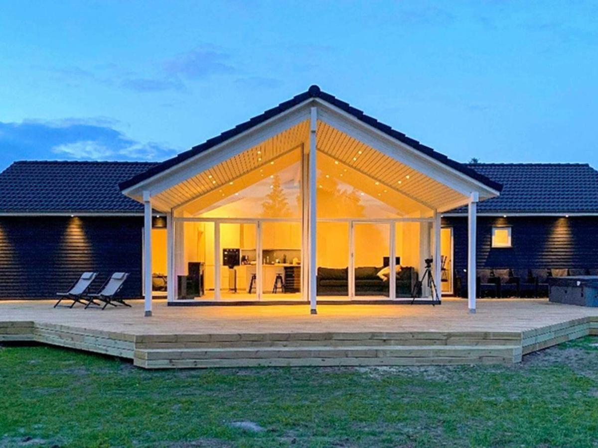 14 Person Holiday Home In V Ggerl Se Bøtø By Eksteriør billede
