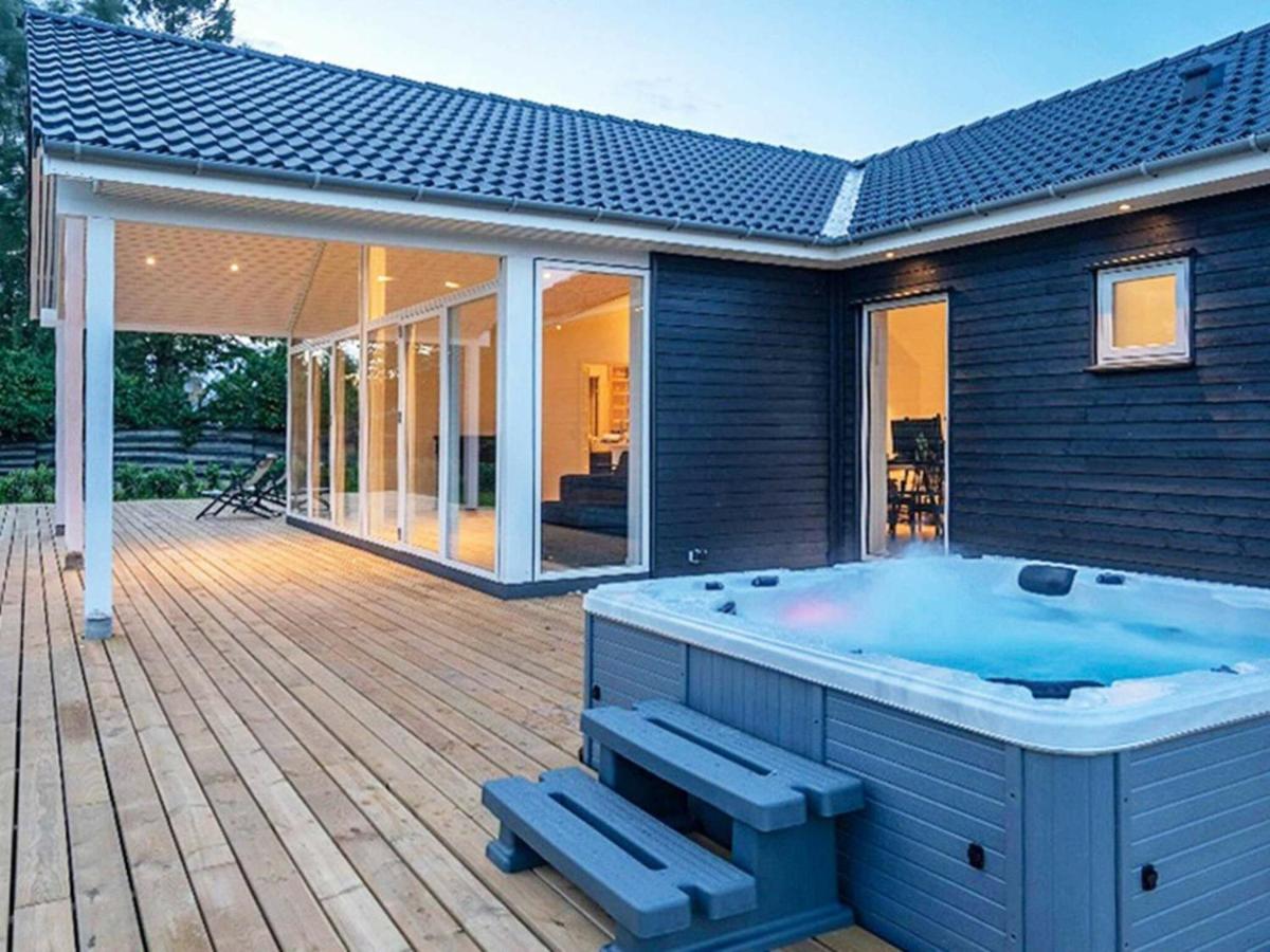 14 Person Holiday Home In V Ggerl Se Bøtø By Eksteriør billede