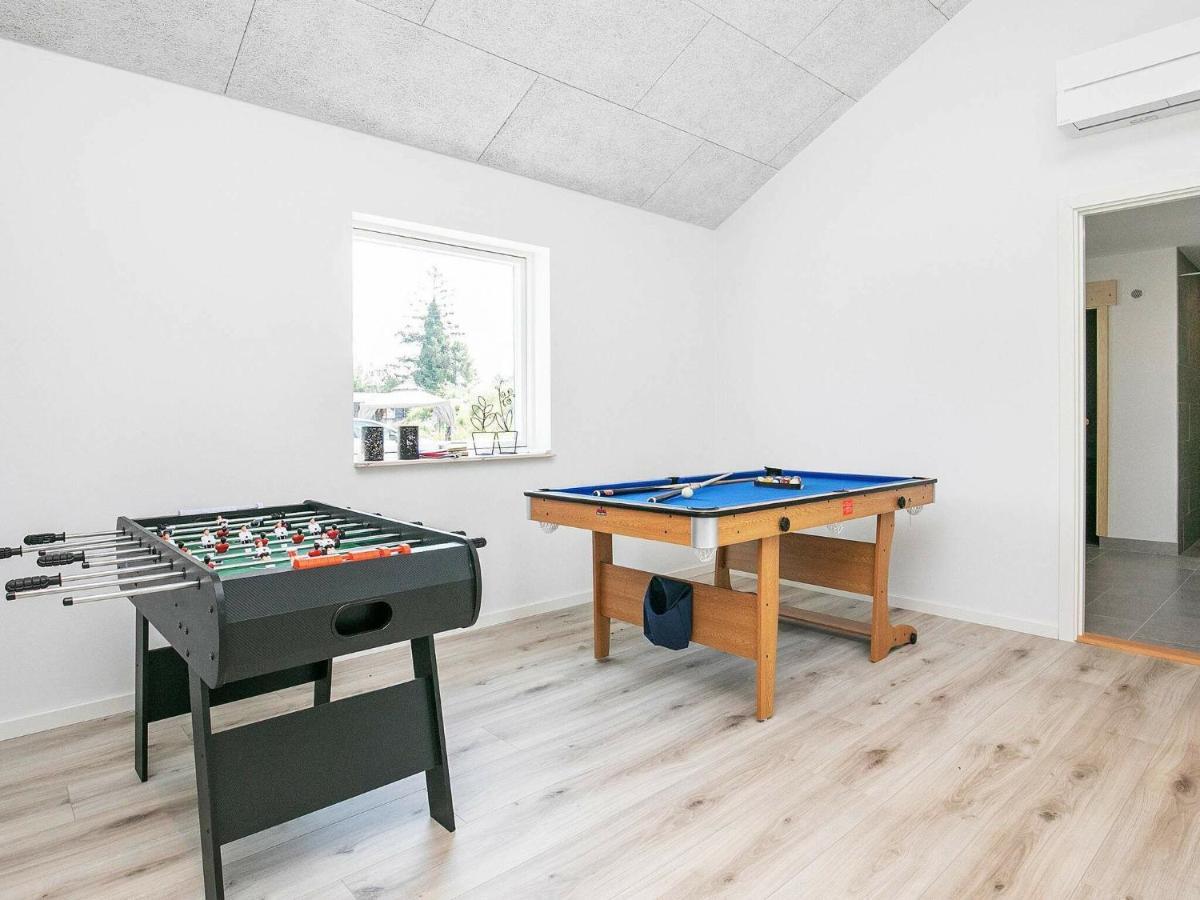 14 Person Holiday Home In V Ggerl Se Bøtø By Eksteriør billede