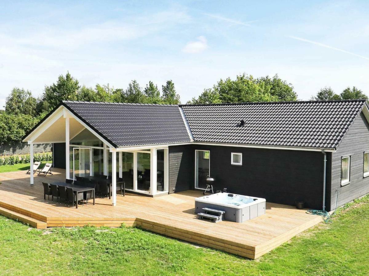 14 Person Holiday Home In V Ggerl Se Bøtø By Eksteriør billede